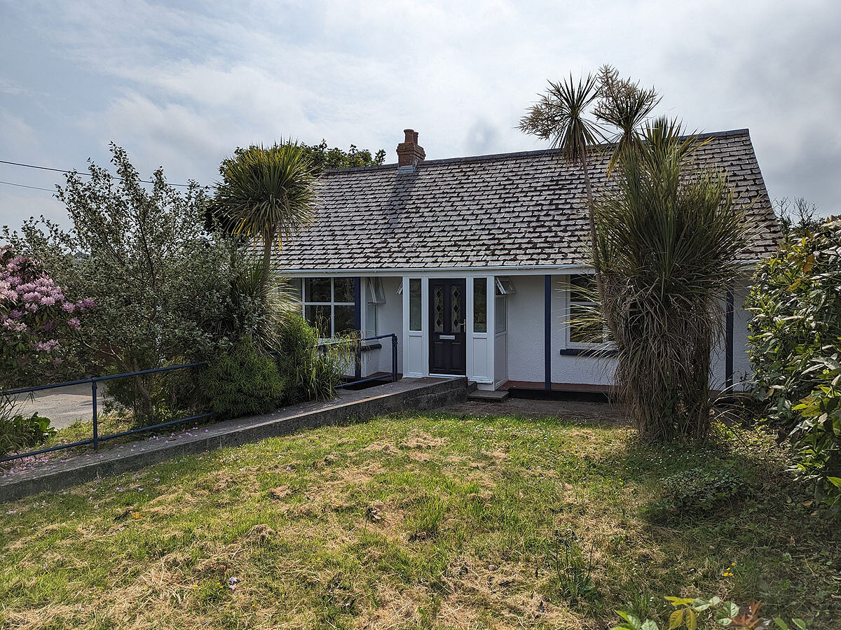 Bucketts Hill, Redruth. TR16 6RW