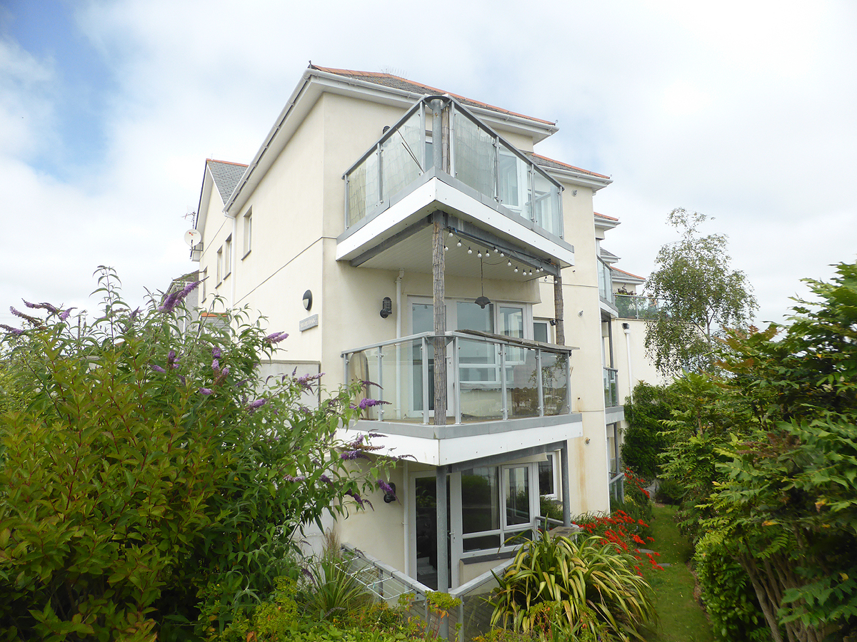 Meadowbank Road, Falmouth TR11 2ND